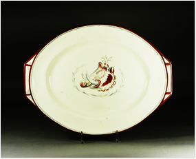 Dora Billington. A serving plate painted freehand in overglaze enamels